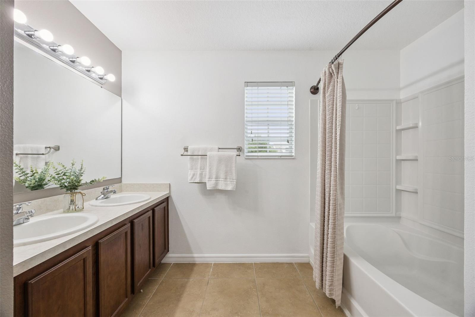 1732 BUCKEYE FALLS WAY, ORLANDO, FL — photo 17