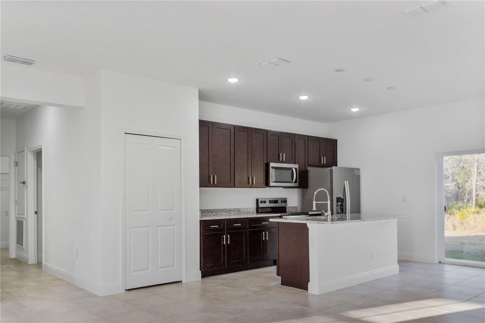 1569 W MC NEAL DR, CITRUS SPRINGS, FL — photo 7