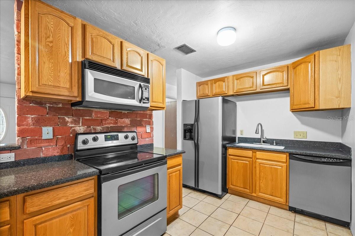 6205 NW 26TH TER, GAINESVILLE, FL — photo 11