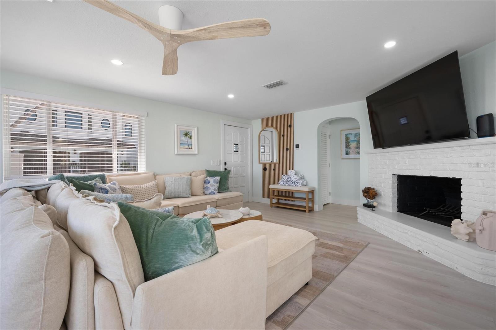 118 9TH ST N, BRADENTON BEACH, FL — photo 7