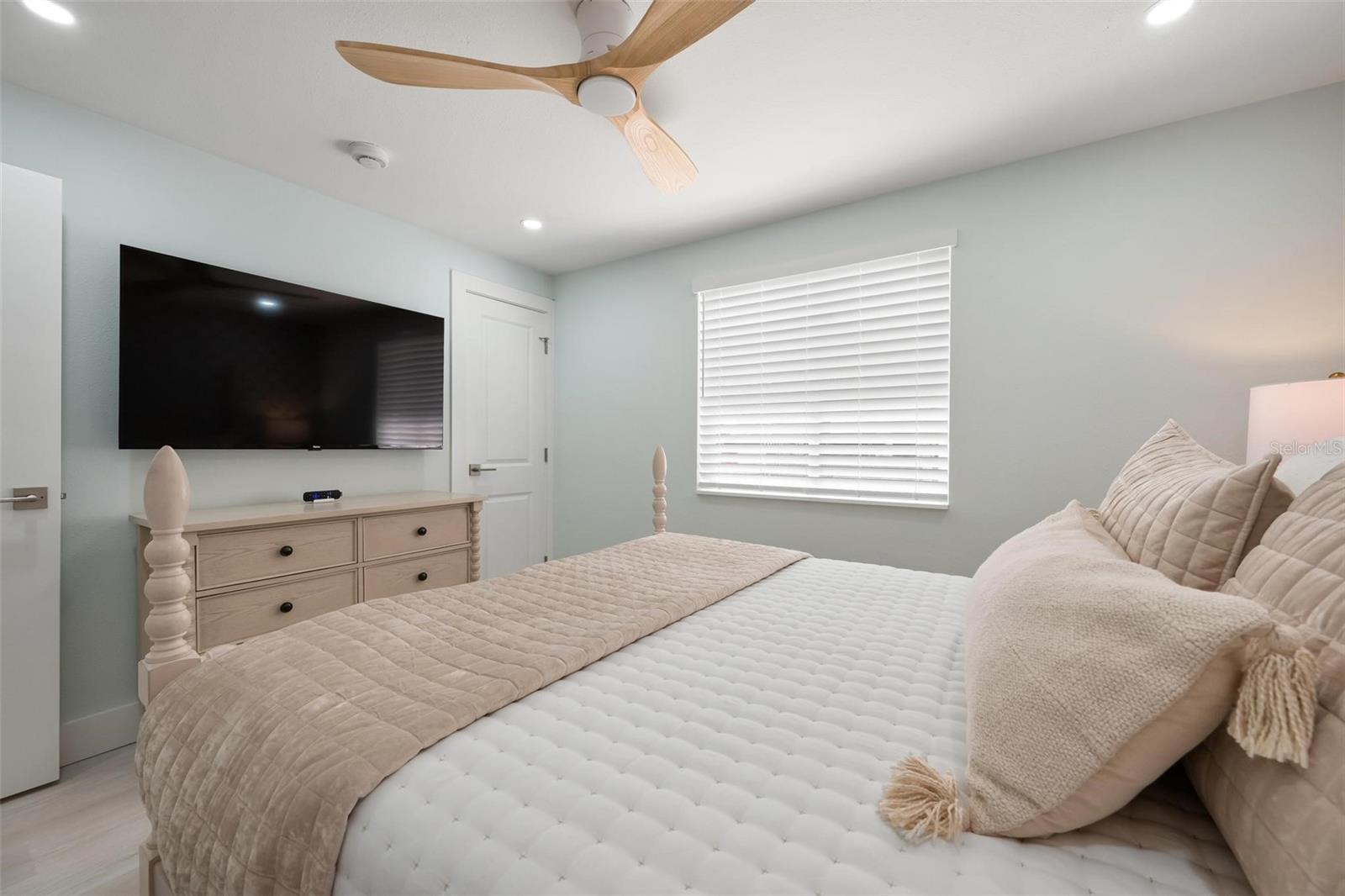 118 9TH ST N, BRADENTON BEACH, FL — photo 19