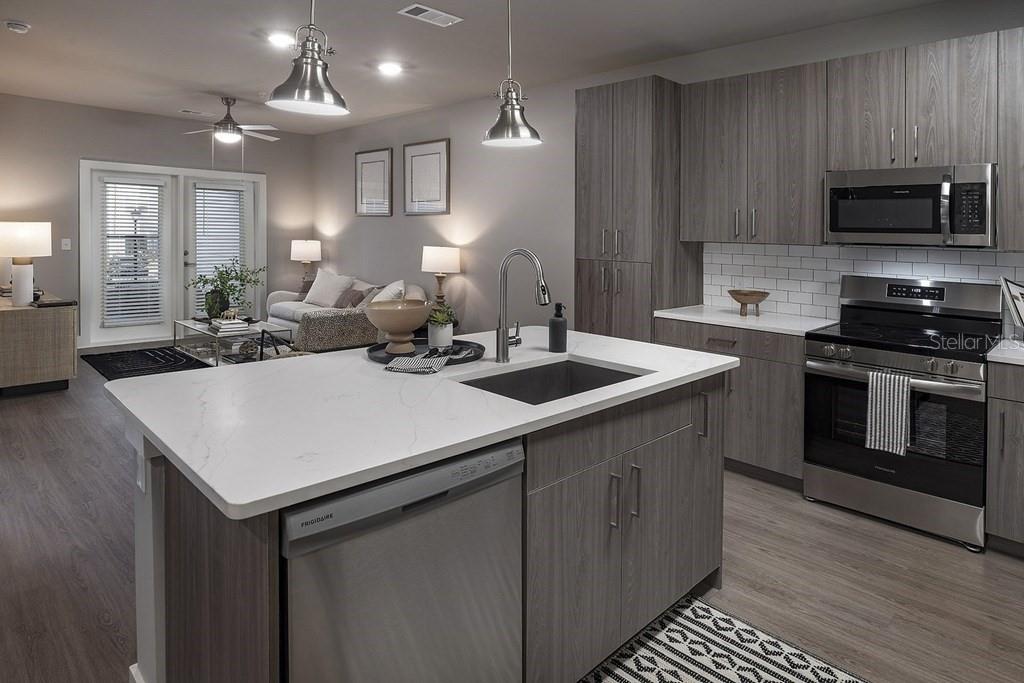 1015 LAKE FOREST BLVD #C1, WINTER HAVEN, FL — photo 12