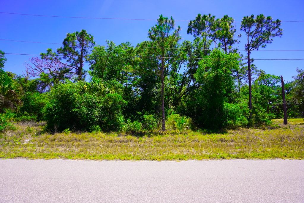 15531 FACTORY AVE, PORT CHARLOTTE, FL — photo 13