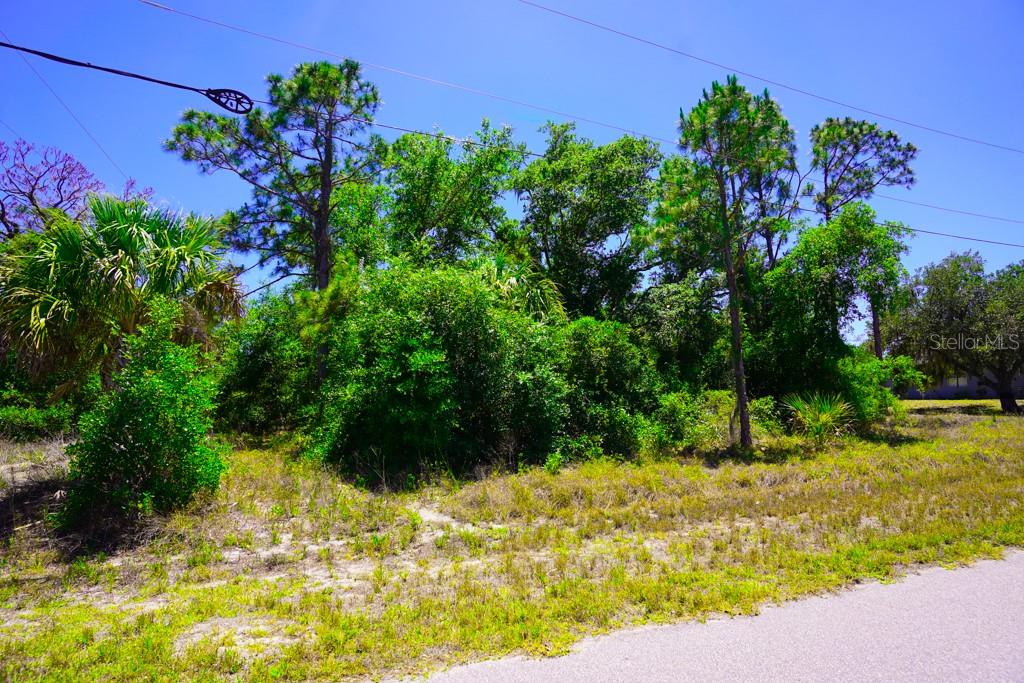 15531 FACTORY AVE, PORT CHARLOTTE, FL — photo 18