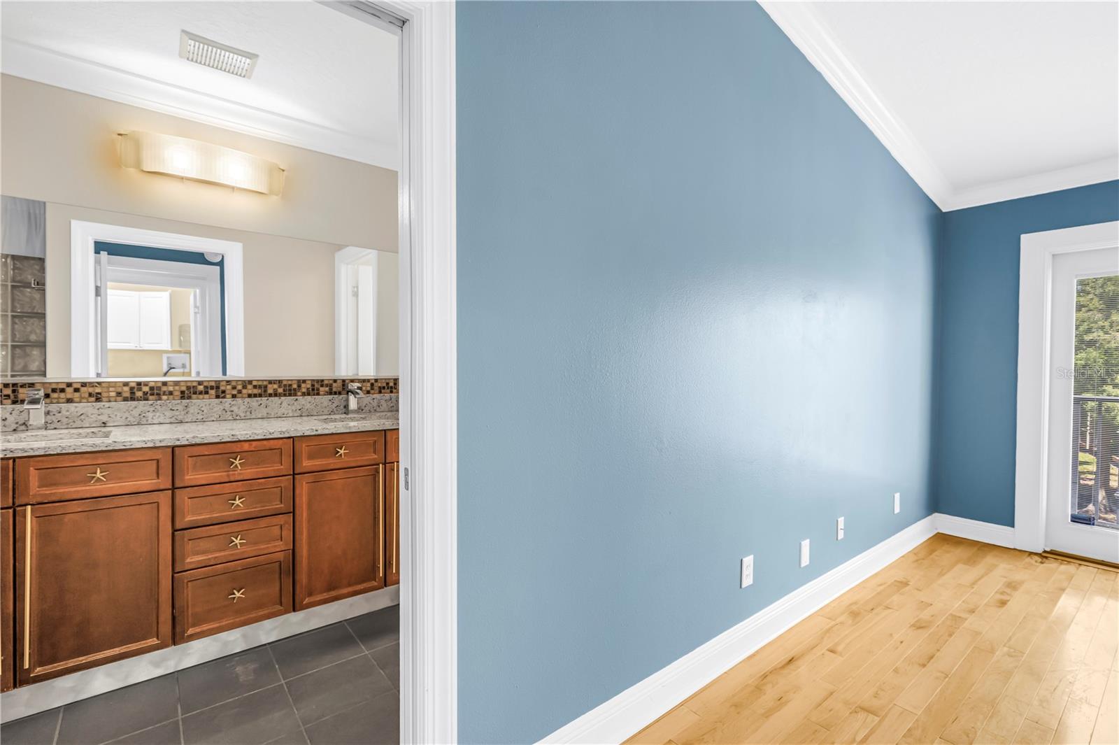 409 BARCELONA DR, ST PETERSBURG, FL — photo 14