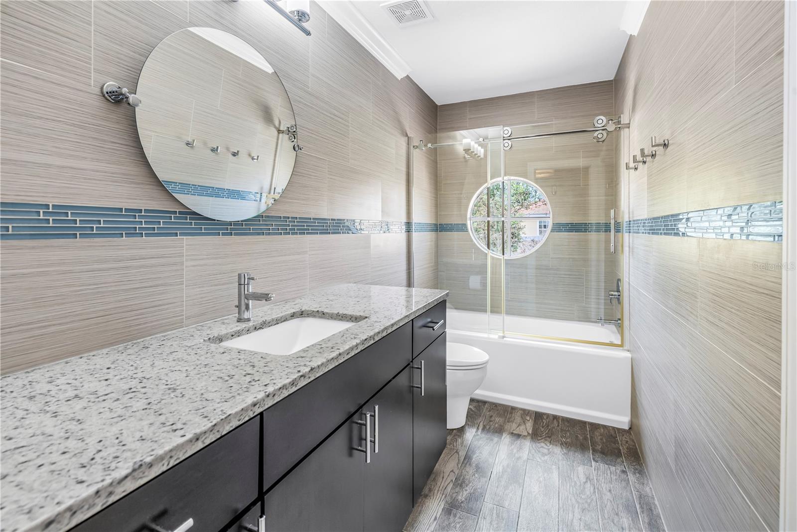 409 BARCELONA DR, ST PETERSBURG, FL — photo 21