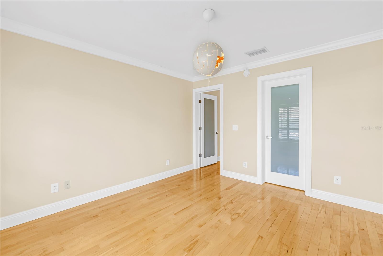 409 BARCELONA DR, ST PETERSBURG, FL — photo 24