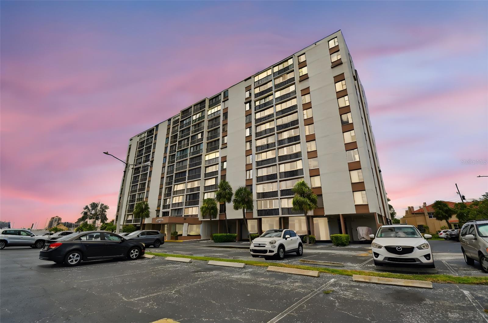 255 DOLPHIN PT #207, CLEARWATER BEACH, FL