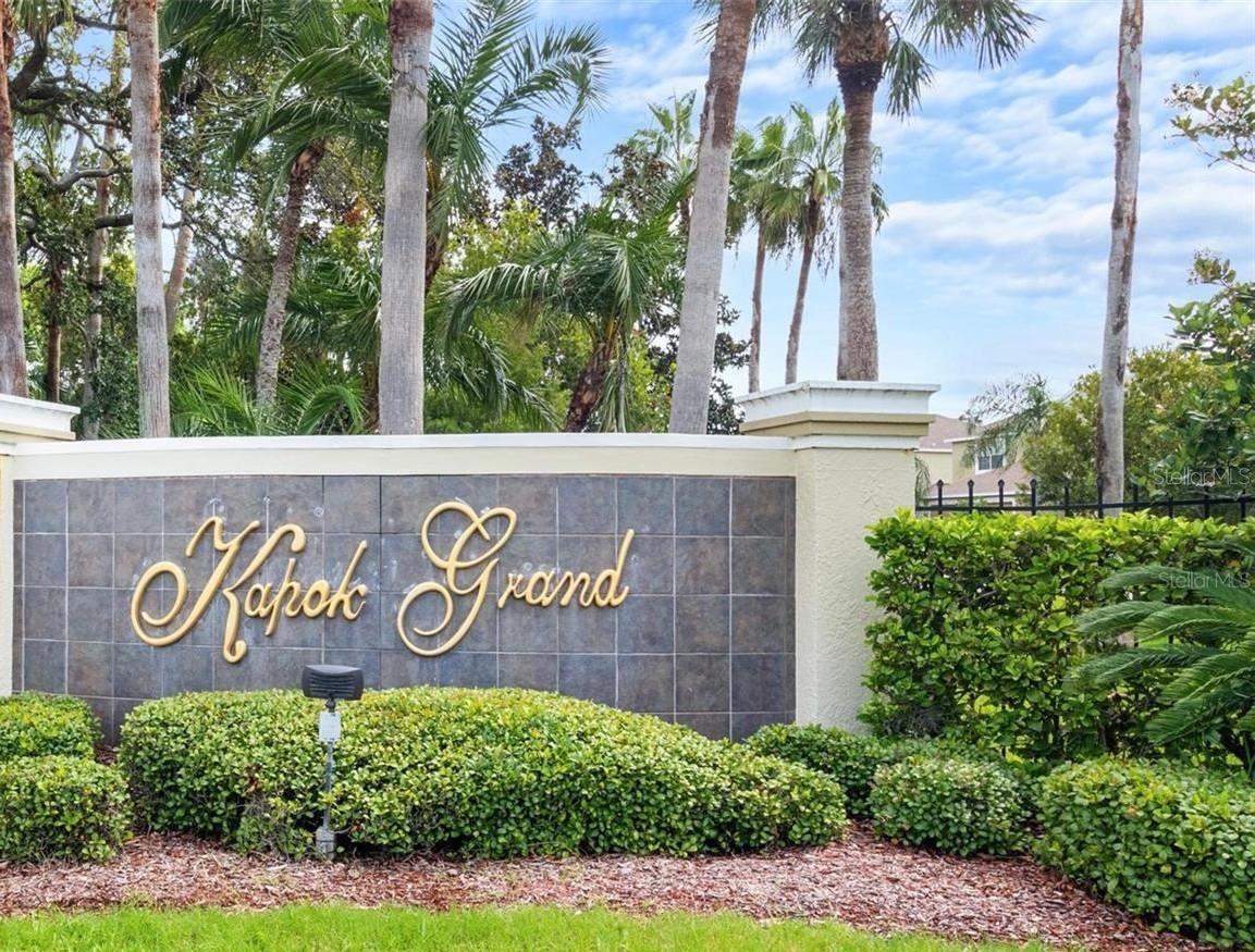 11235 KAPOK GRAND CIR, MADEIRA BEACH, FL