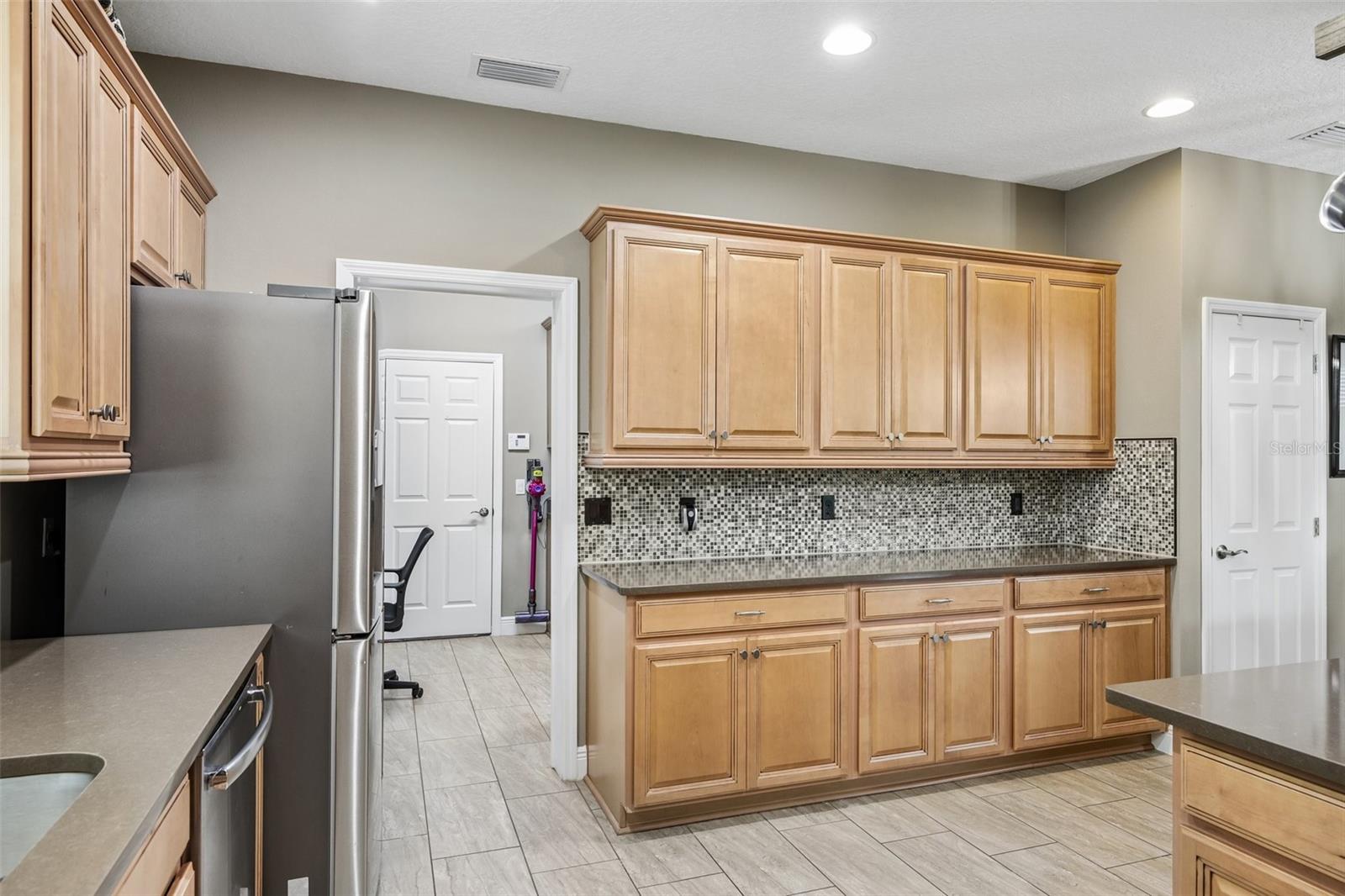 508 NARROW VIEW LN, GROVELAND, FL — photo 29