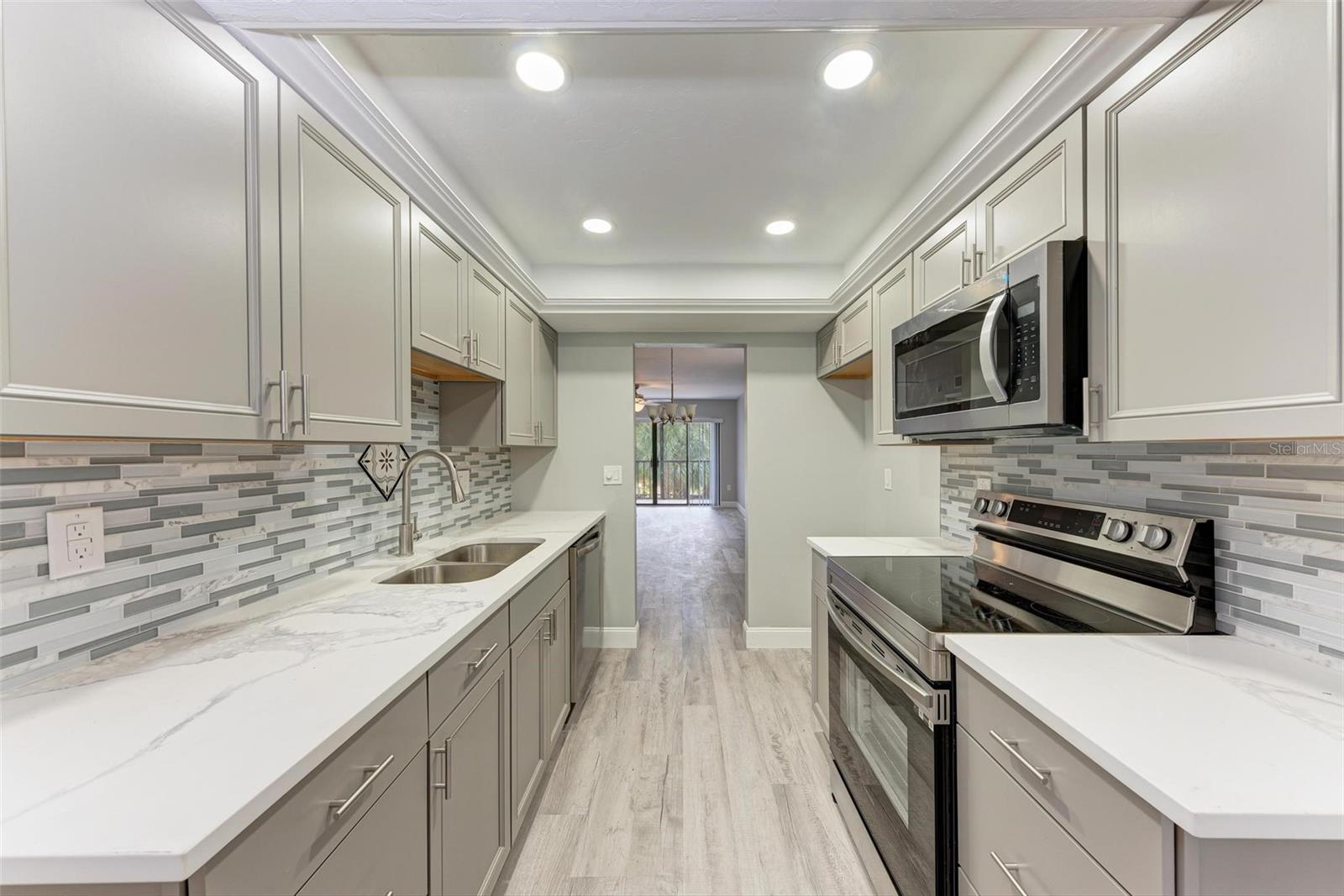 515 30TH AVE W #H201, BRADENTON, FL — photo 4