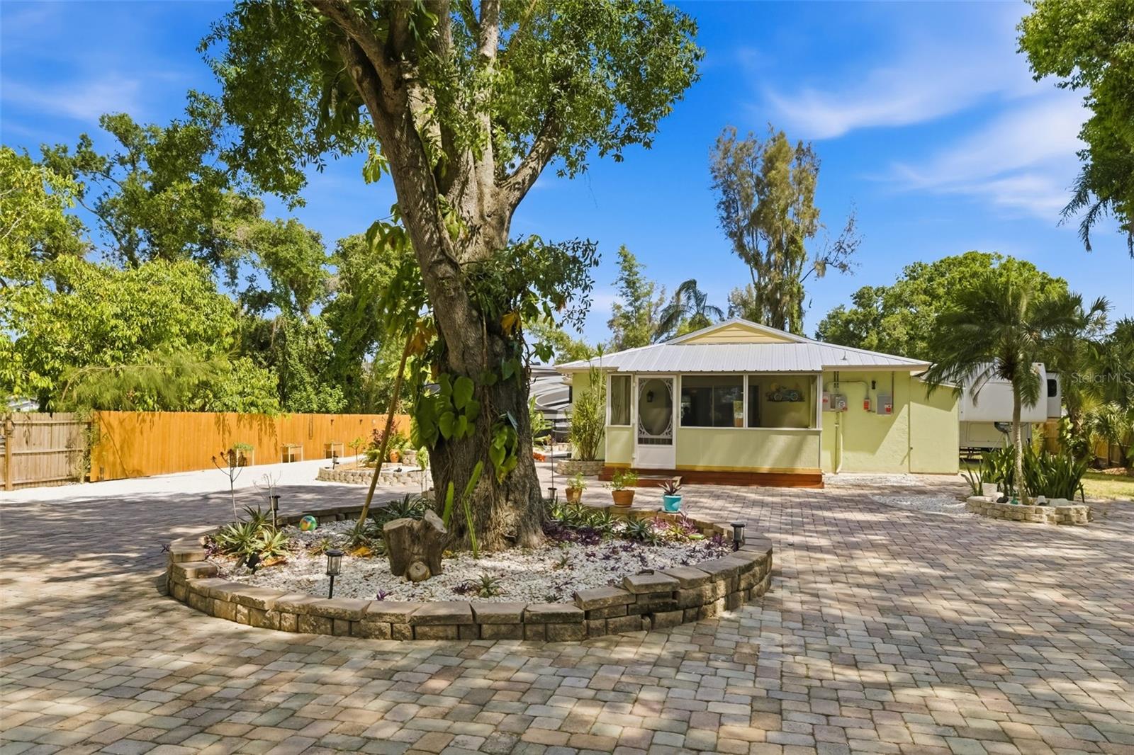 2549 19TH ST, SARASOTA, FL
