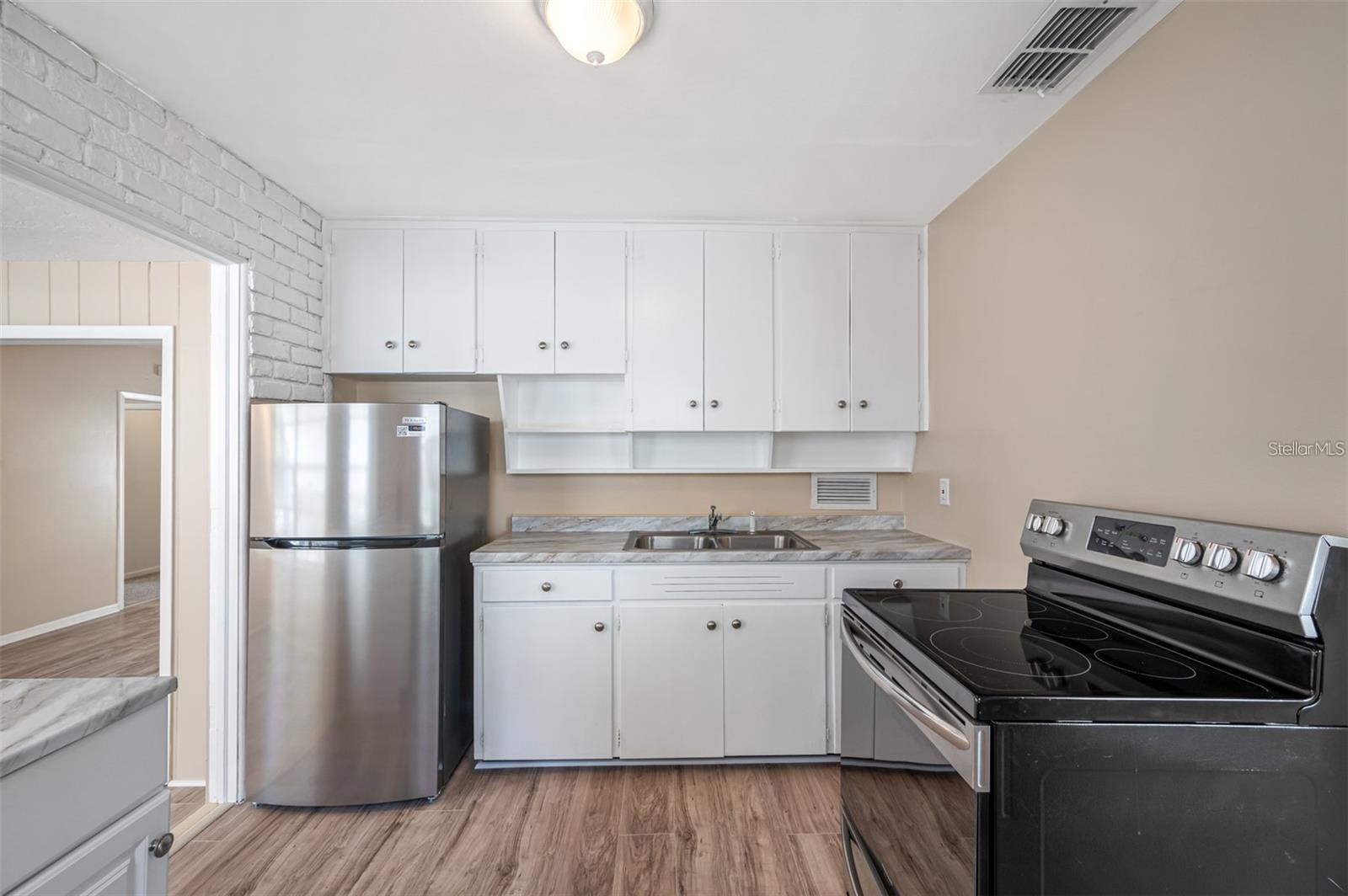 5055 3RD AVE S, ST PETERSBURG, FL — photo 3