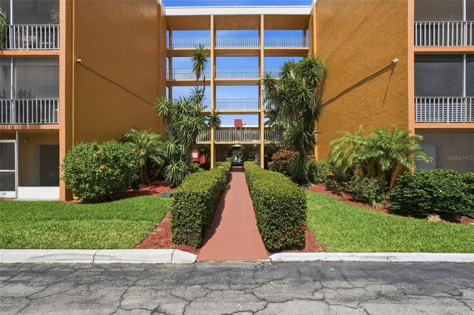 2366 E MALL DR #403, FORT MYERS, FL