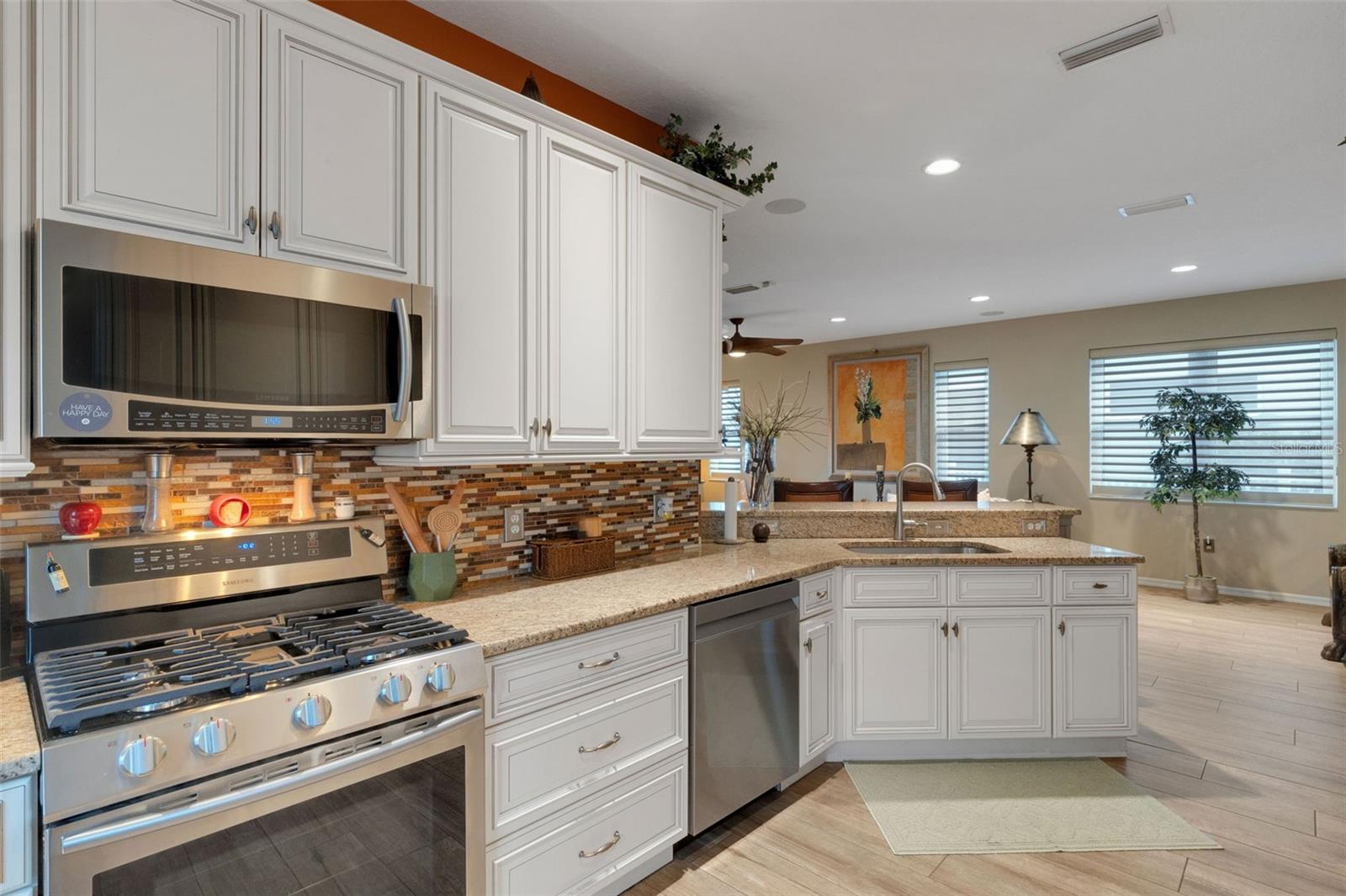 6242 BLUE RUNNER CT, LAKEWOOD RANCH, FL — photo 17