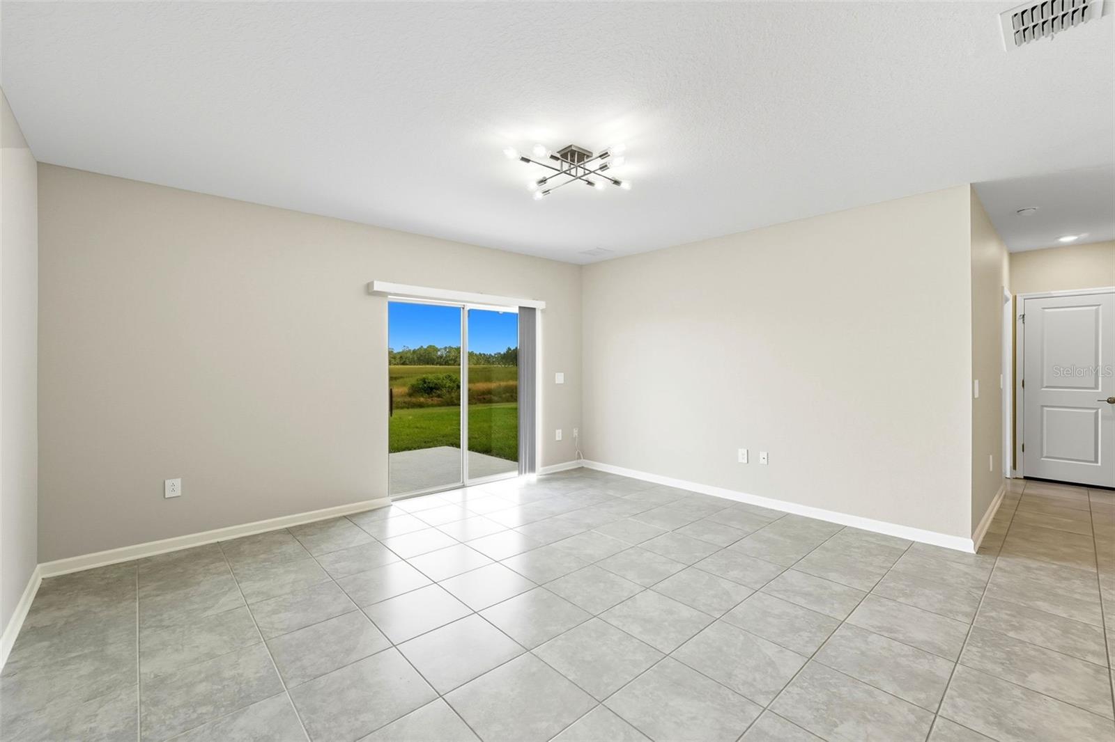 724 DARING DR, DAVENPORT, FL — photo 4