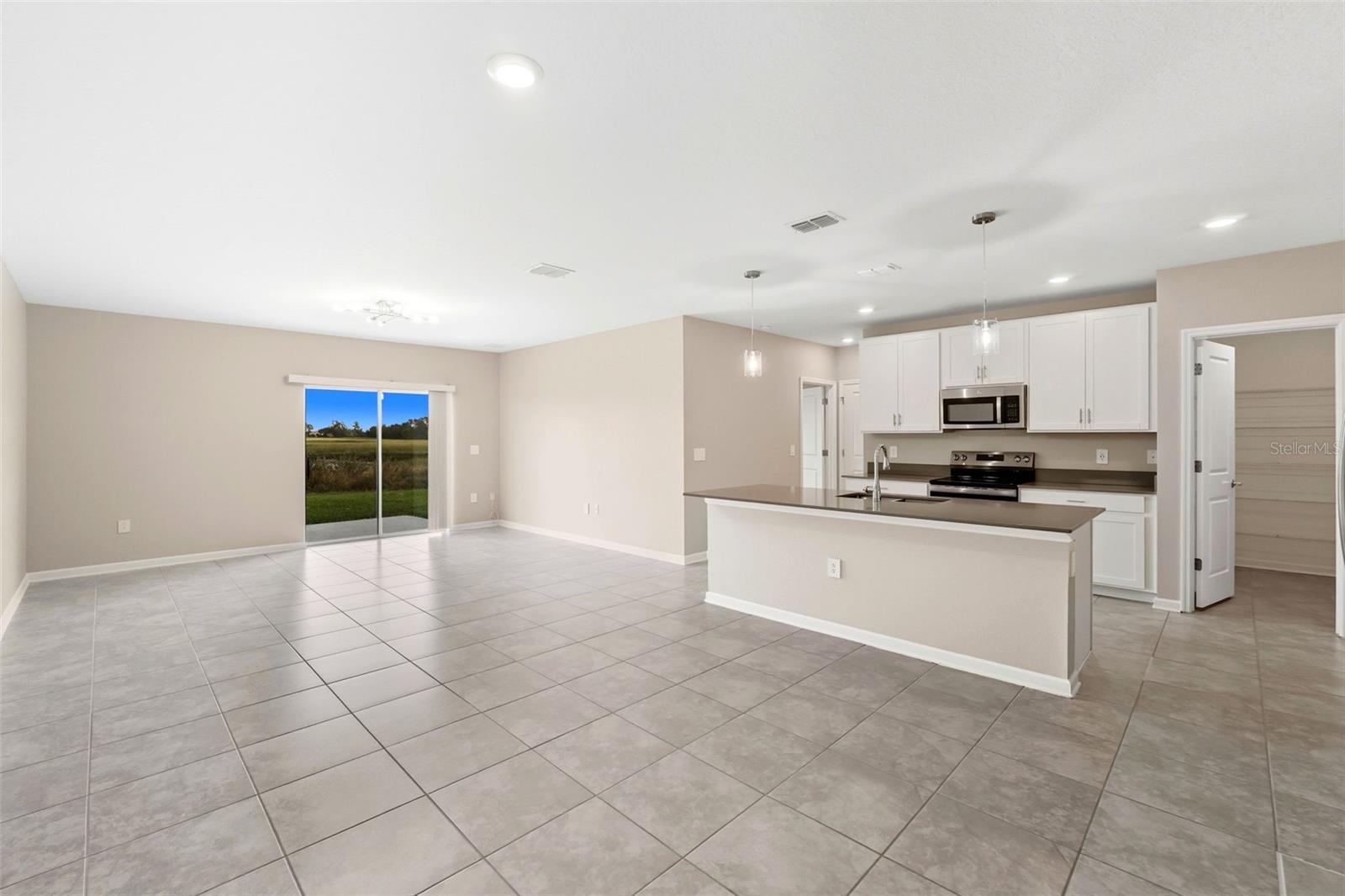 724 DARING DR, DAVENPORT, FL — photo 28