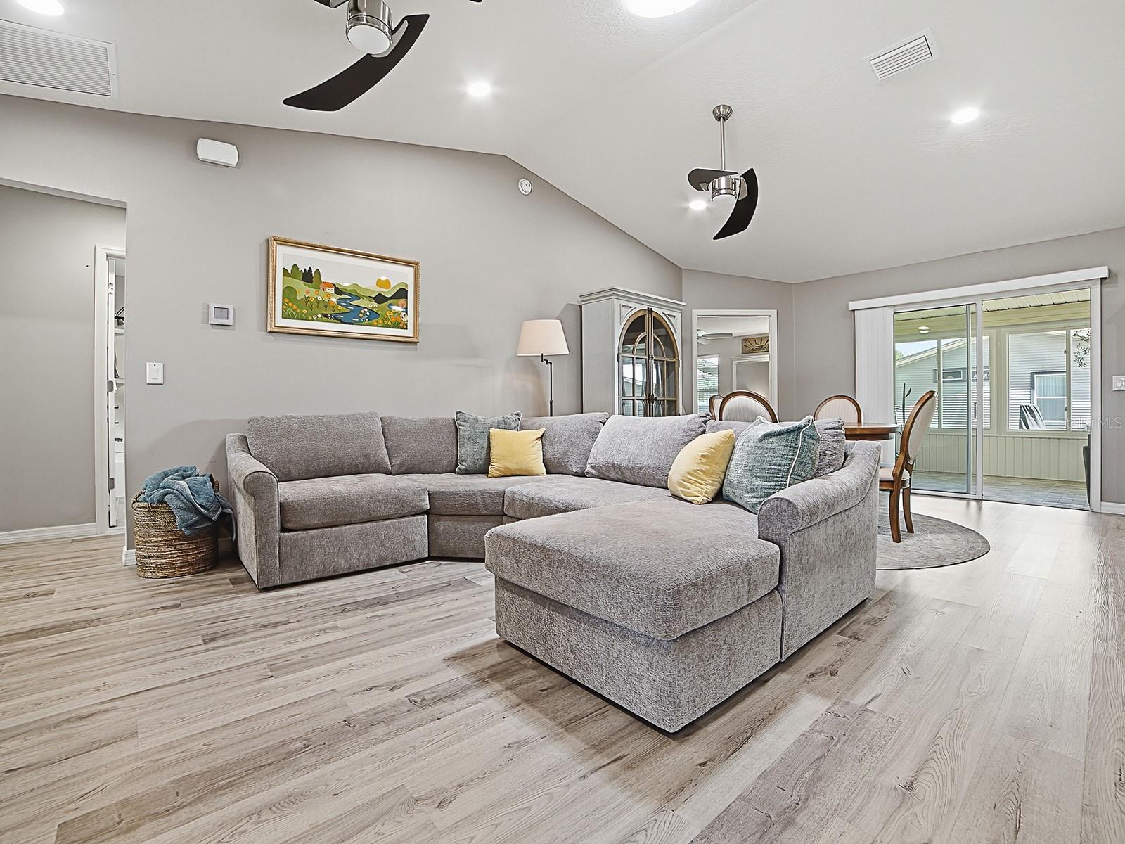 1033 ALOHA WAY, LADY LAKE, FL — photo 10