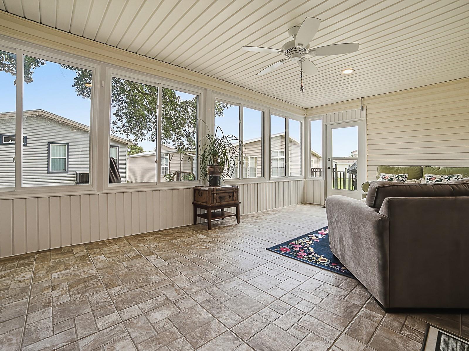 1033 ALOHA WAY, LADY LAKE, FL — photo 47