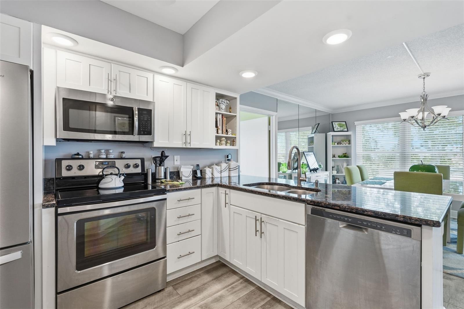 225 COUNTRY CLUB DR #C332, LARGO, FL — photo 37