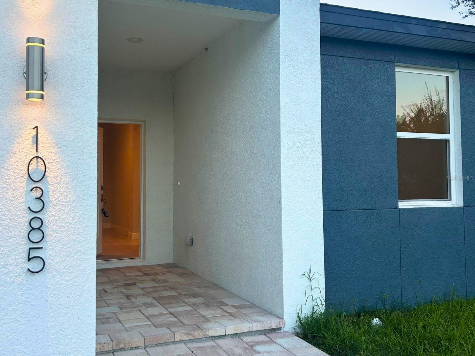 10385 PORT EVERGLADES ST, PORT CHARLOTTE, FL — photo 2