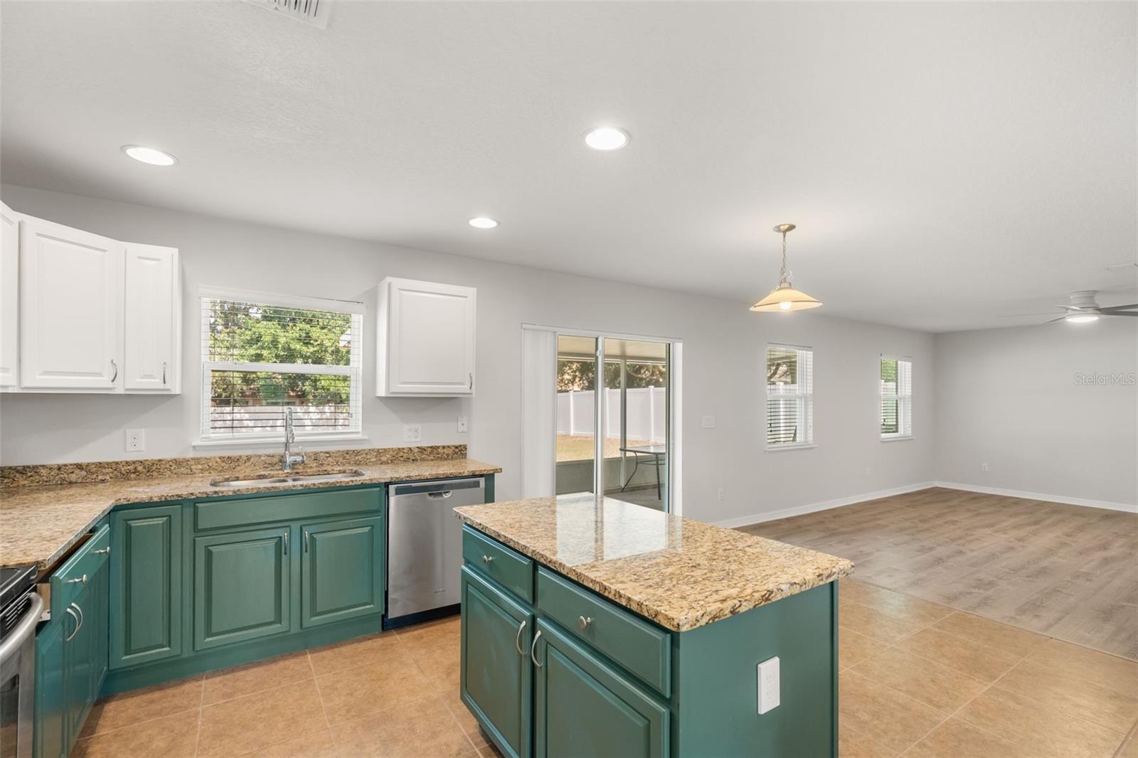 611 DEL PILAR DR, GROVELAND, FL — photo 19