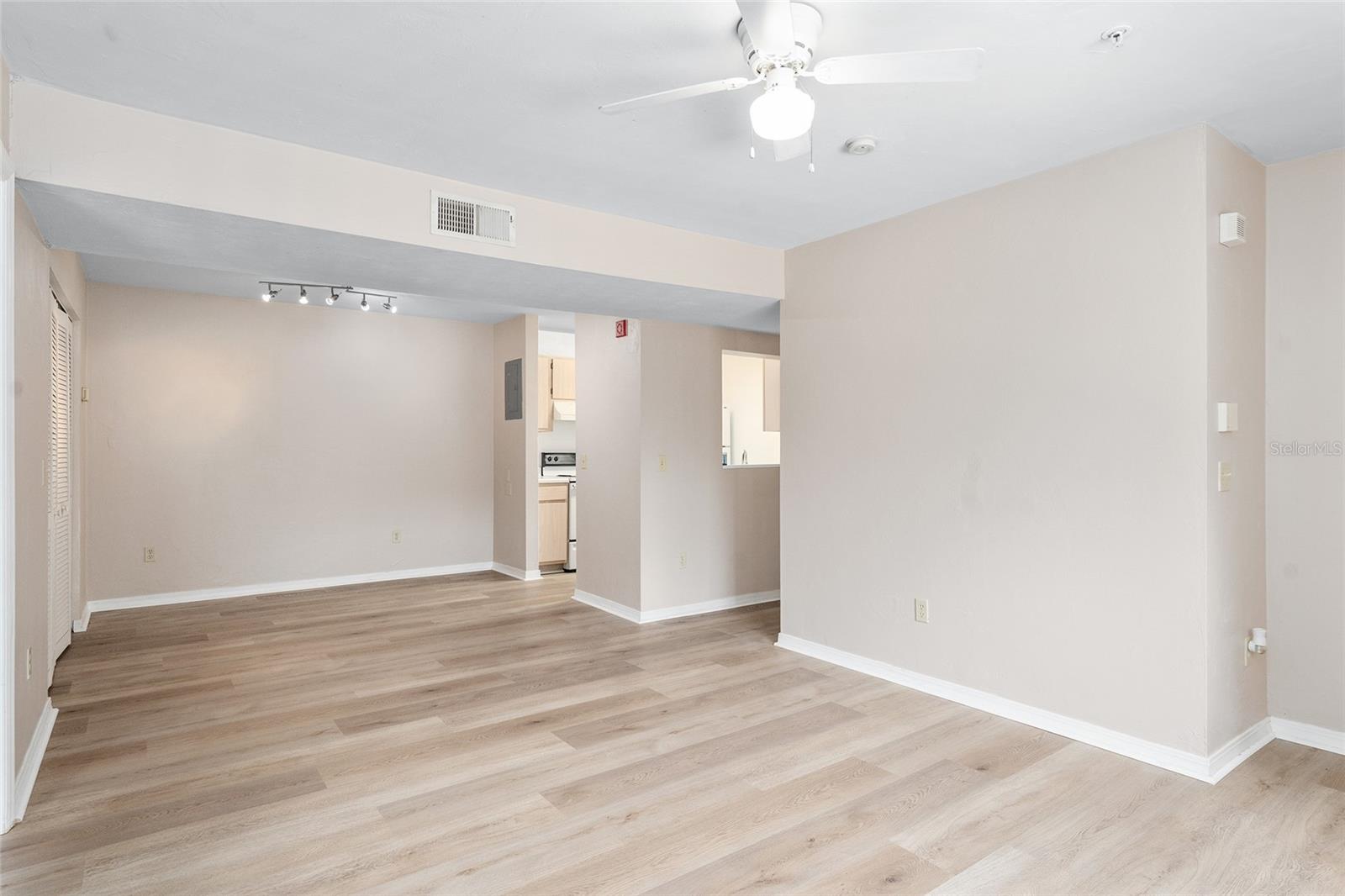 2360 SW ARCHER RD #607, GAINESVILLE, FL — photo 3