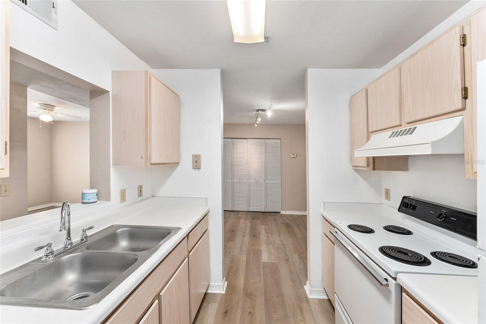 2360 SW ARCHER RD #607, GAINESVILLE, FL — photo 9