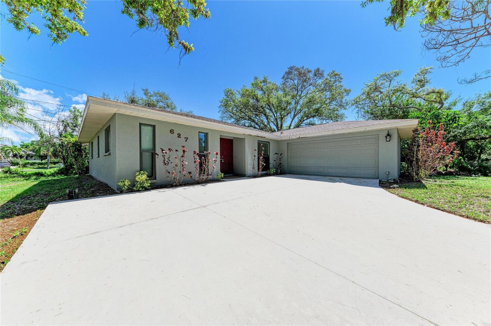 627 ALLIGATOR DR, VENICE, FL