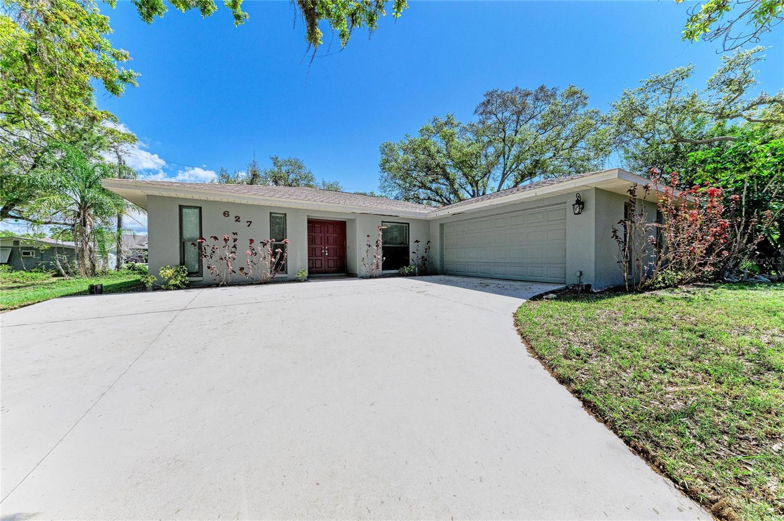 627 ALLIGATOR DR, VENICE, FL — photo 2