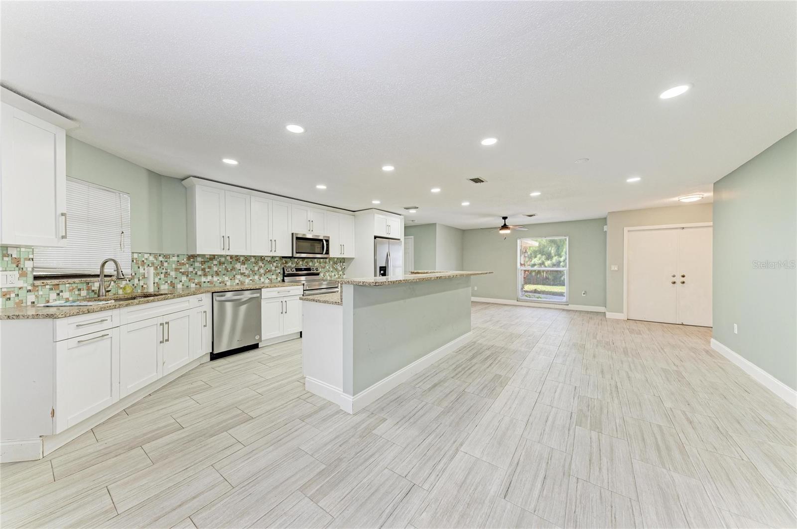 627 ALLIGATOR DR, VENICE, FL — photo 8