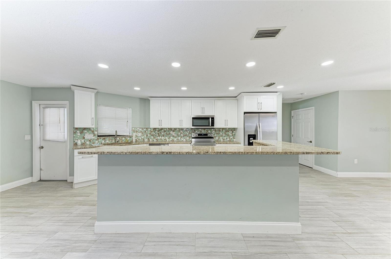 627 ALLIGATOR DR, VENICE, FL — photo 13
