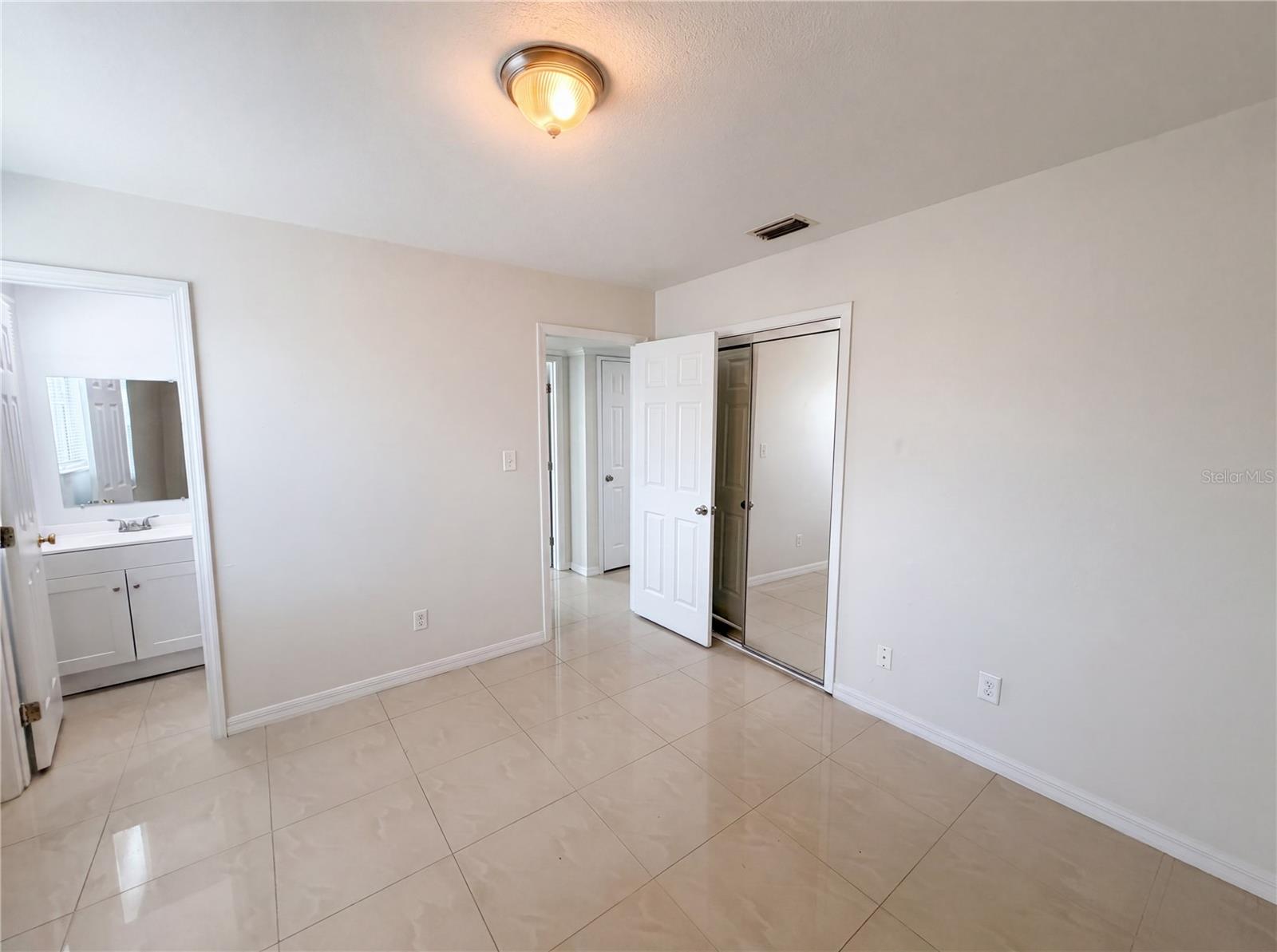15525 BEDFORD CIR E, CLEARWATER, FL — photo 12