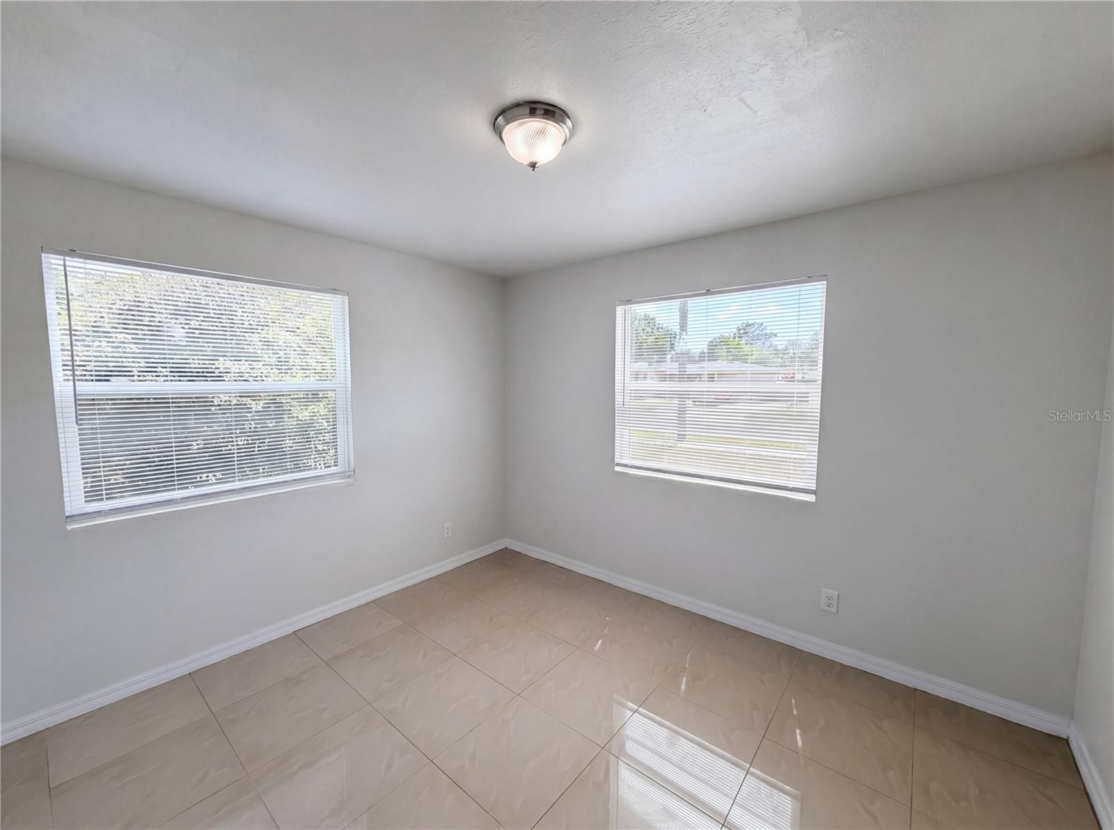 15525 BEDFORD CIR E, CLEARWATER, FL — photo 13