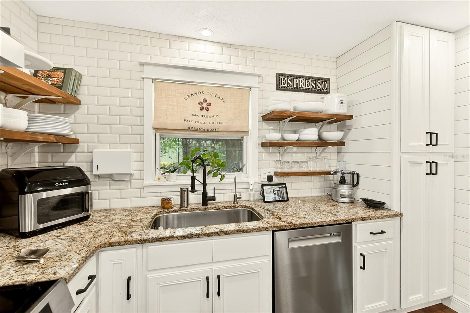 175 RIVIERE RD, PALM HARBOR, FL — photo 13