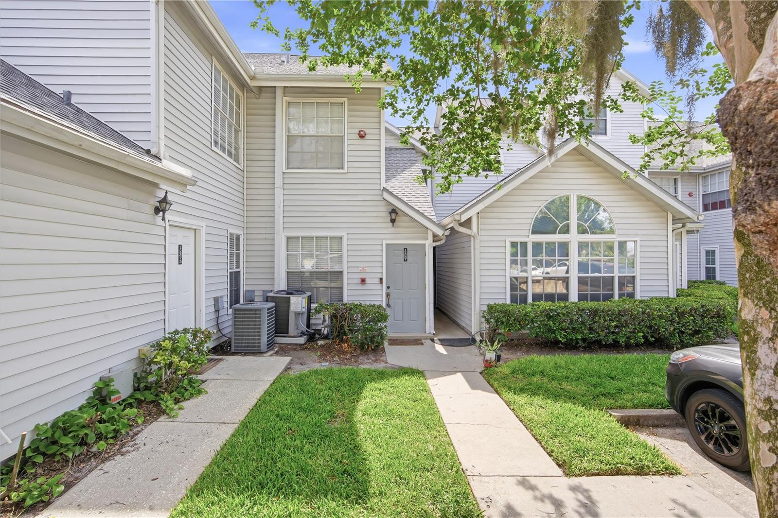 12287 ARMENIA GABLES CIR, TAMPA, FL — photo 2