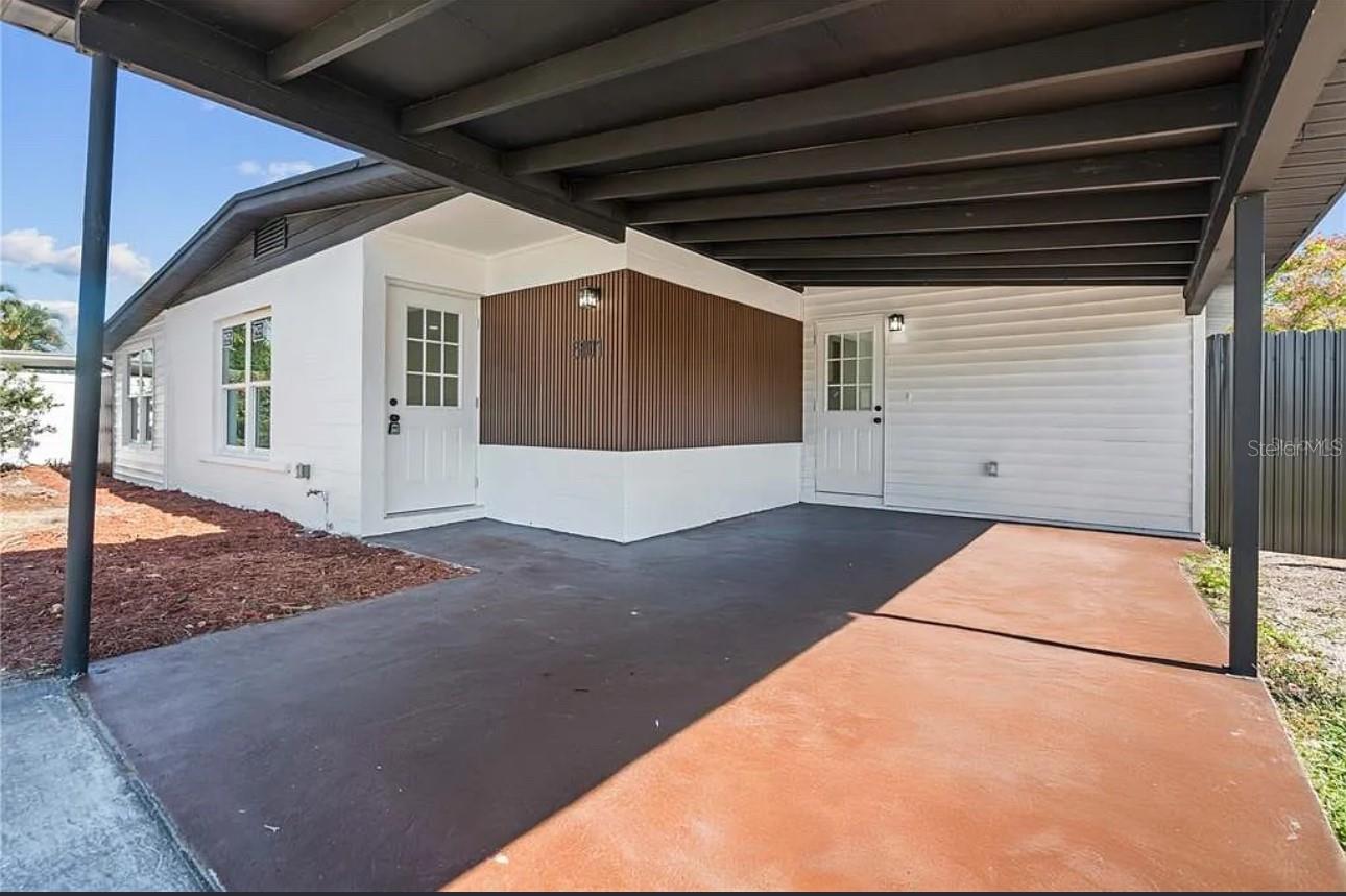 5101 TOWN N COUNTRY BLVD, TAMPA, FL — photo 3