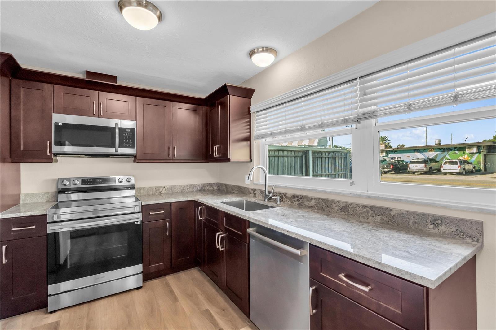 6860 PARK ST S, SOUTH PASADENA, FL — photo 4
