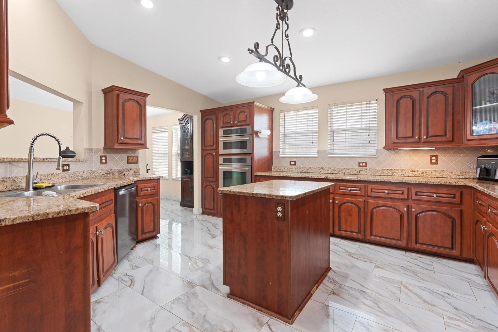 37520 PHELPS RD, ZEPHYRHILLS, FL — photo 17