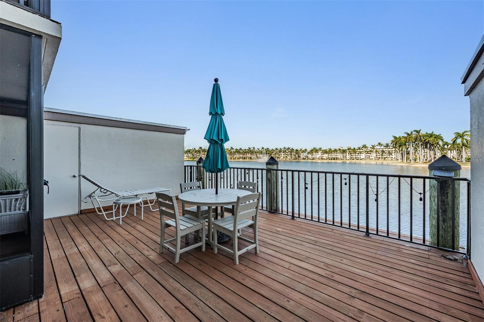 6294 BAHIA DEL MAR CIR #107, ST PETERSBURG, FL