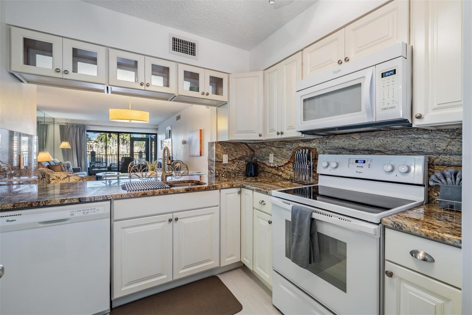 6294 BAHIA DEL MAR CIR #107, ST PETERSBURG, FL — photo 8