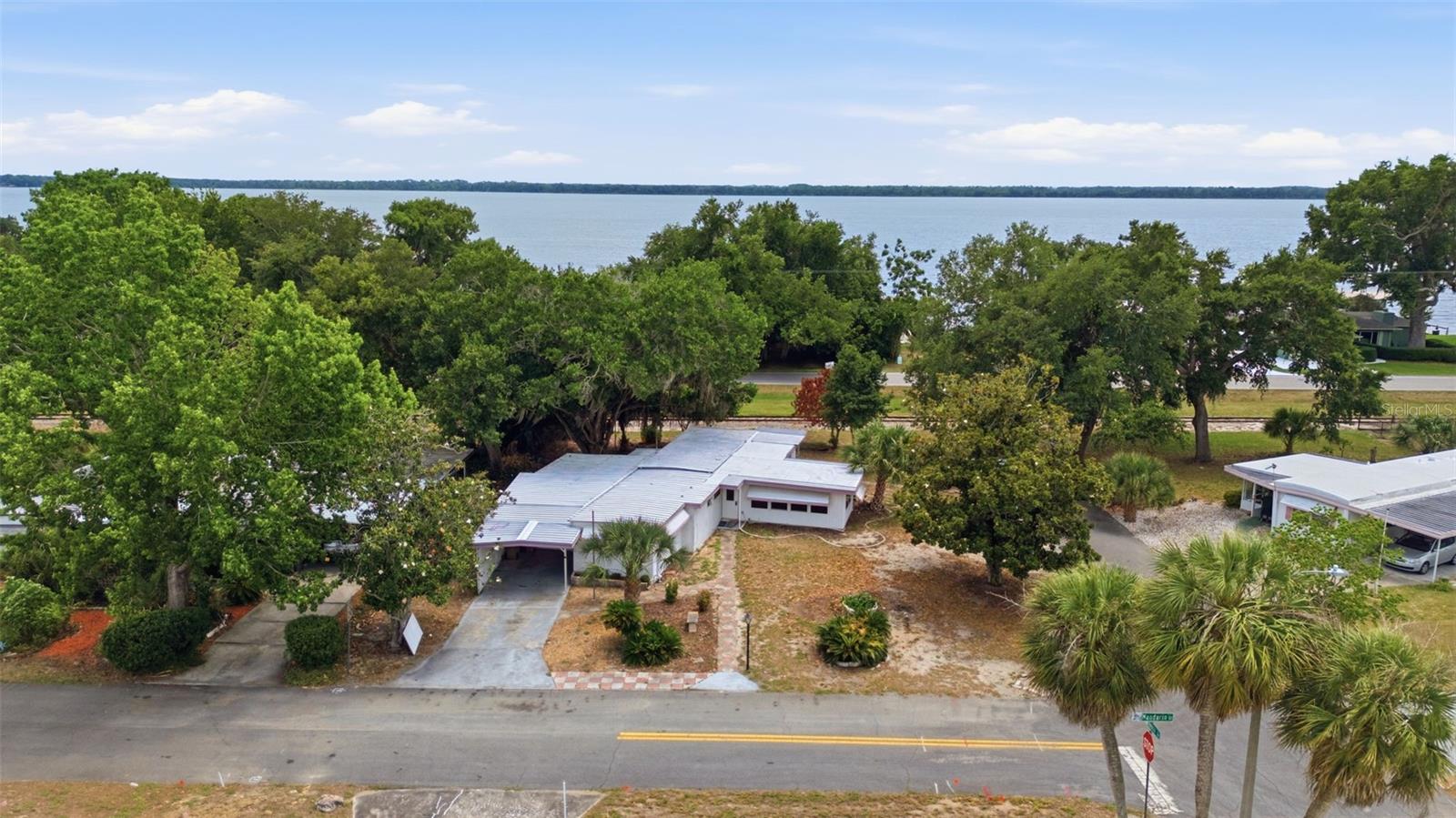 14742 MANDARIN ST, TAVARES, FL
