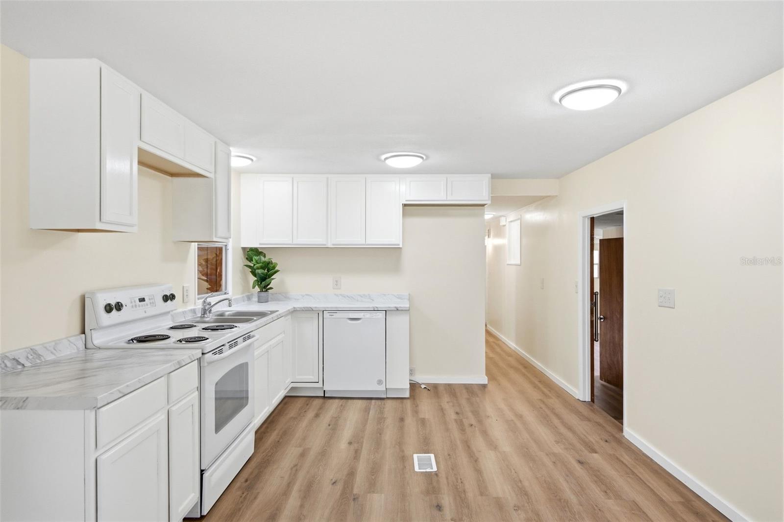 14742 MANDARIN ST, TAVARES, FL — photo 35