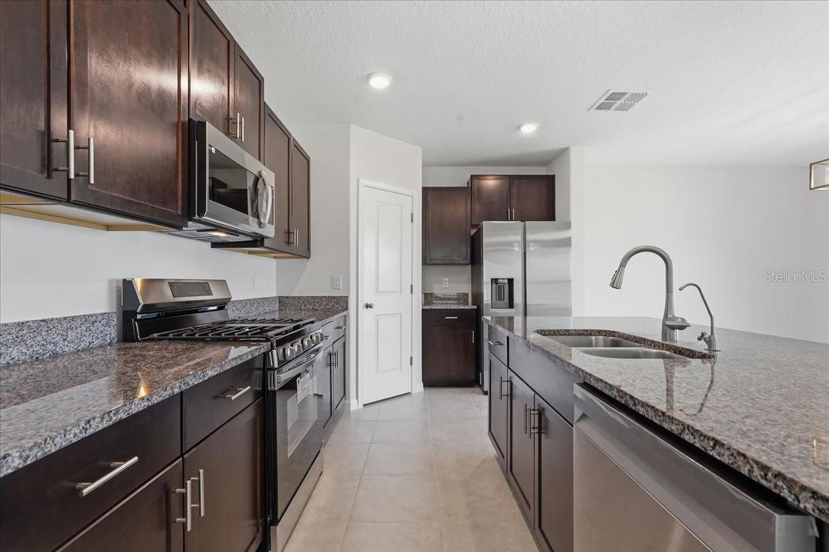 5224 WHITE CHICORY DR, APOLLO BEACH, FL — photo 10