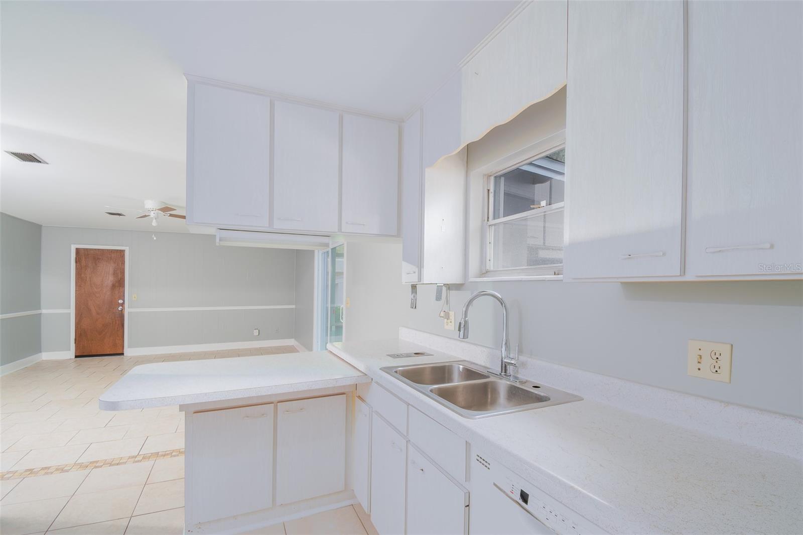 703 NE 6TH PL, GAINESVILLE, FL — photo 18