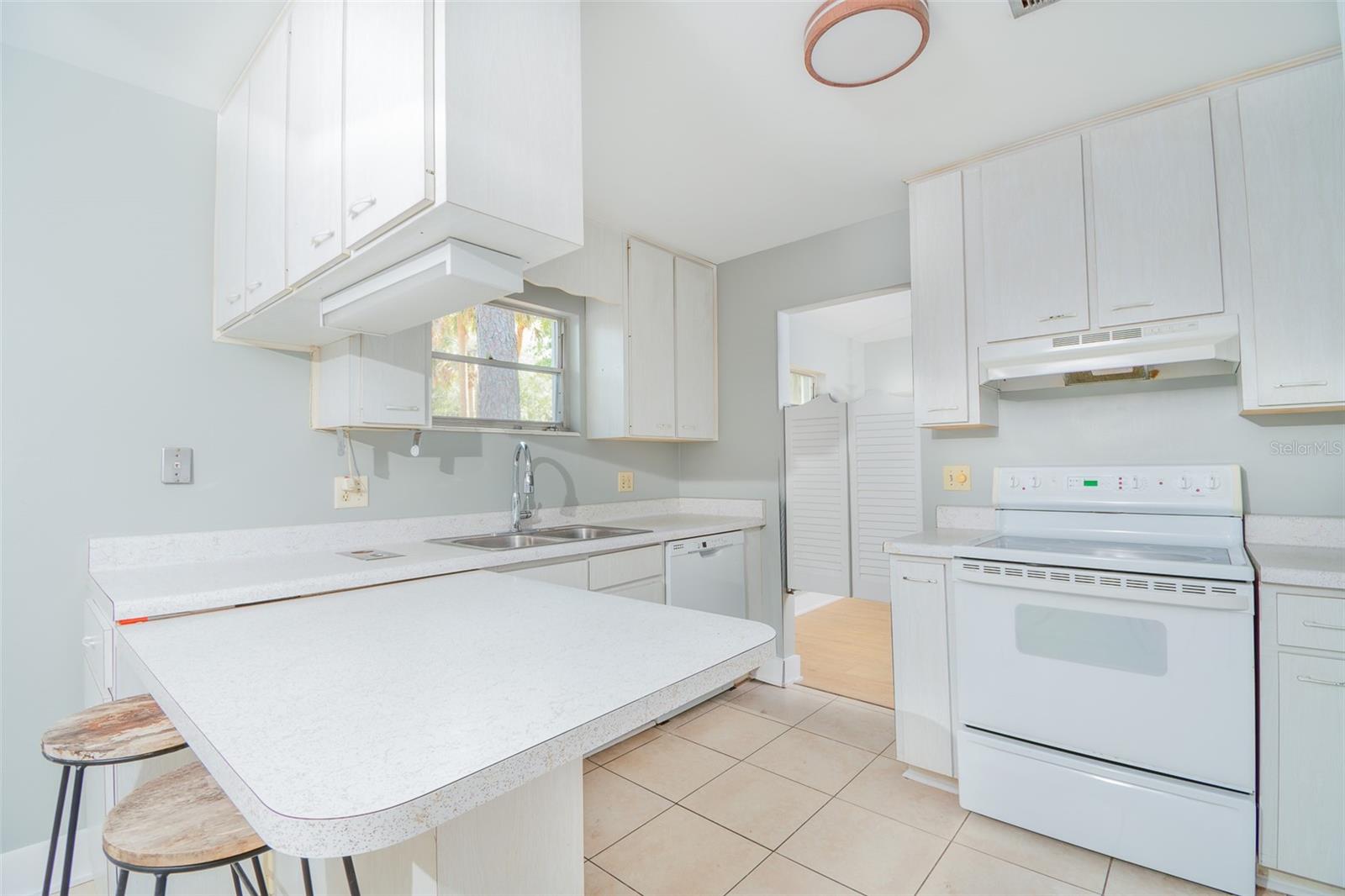 703 NE 6TH PL, GAINESVILLE, FL — photo 21