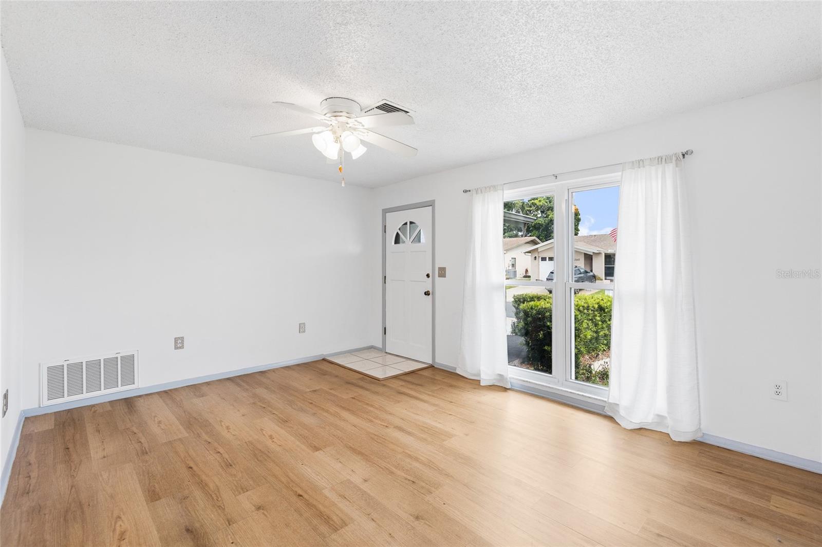 4563 GREAT LAKES DR S, CLEARWATER, FL — photo 7