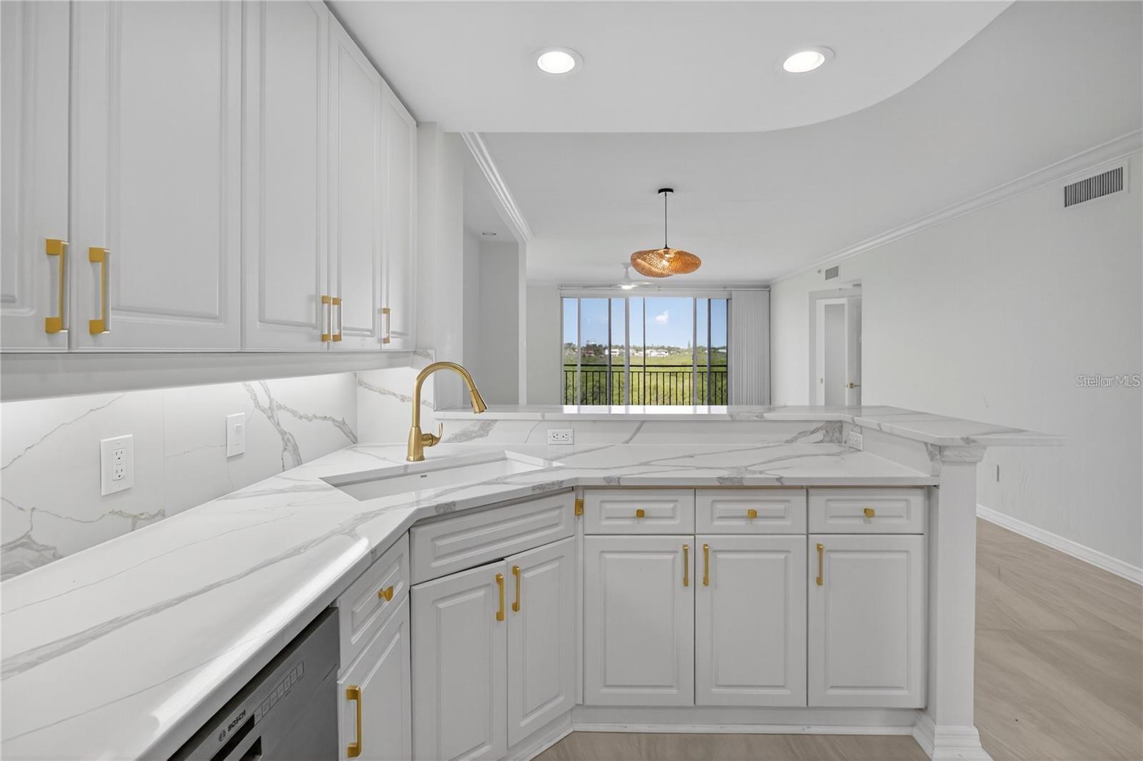 5430 EAGLES POINT CIR #202, SARASOTA, FL — photo 9