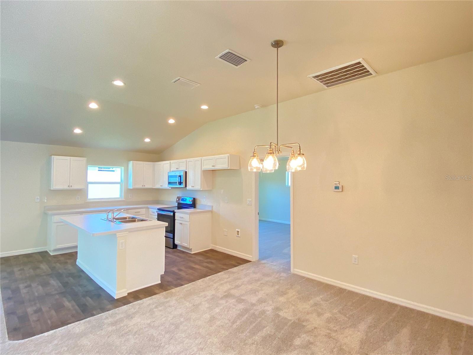 8190 N WAKEFIELD DR, CITRUS SPRINGS, FL — photo 3