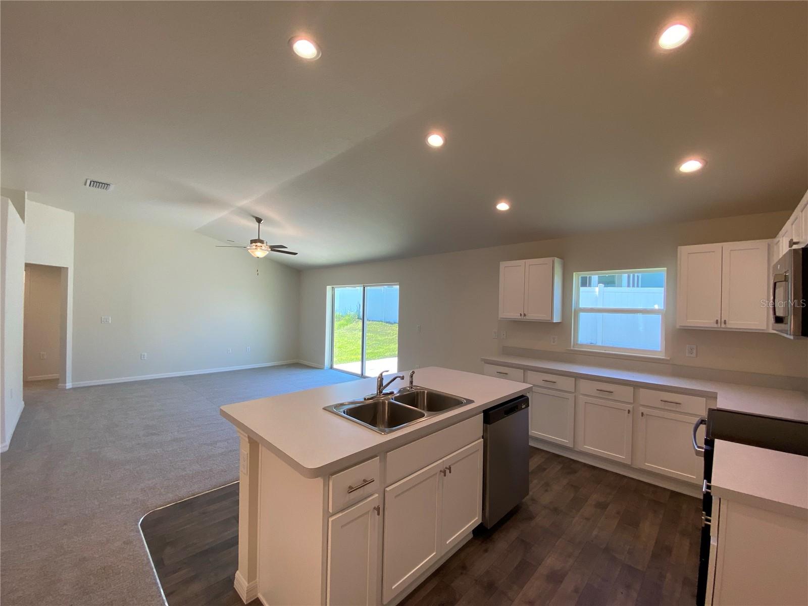 8190 N WAKEFIELD DR, CITRUS SPRINGS, FL — photo 6